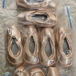 Bloch Heritage Pointe Shoes - Brand new